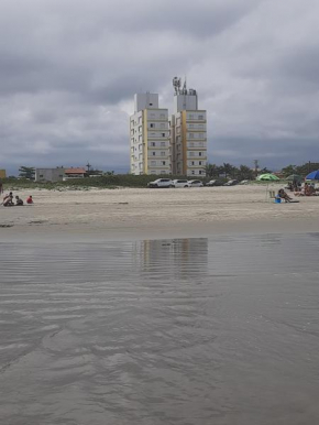 Apartamento pe na areia Itanhaem